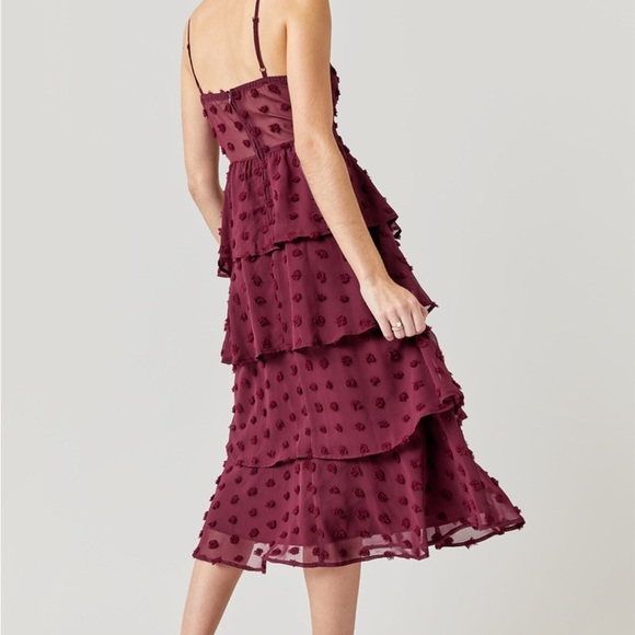 Mi Ami Danny Tiered Clip Dot Midi Dress - Picture 2 of 5